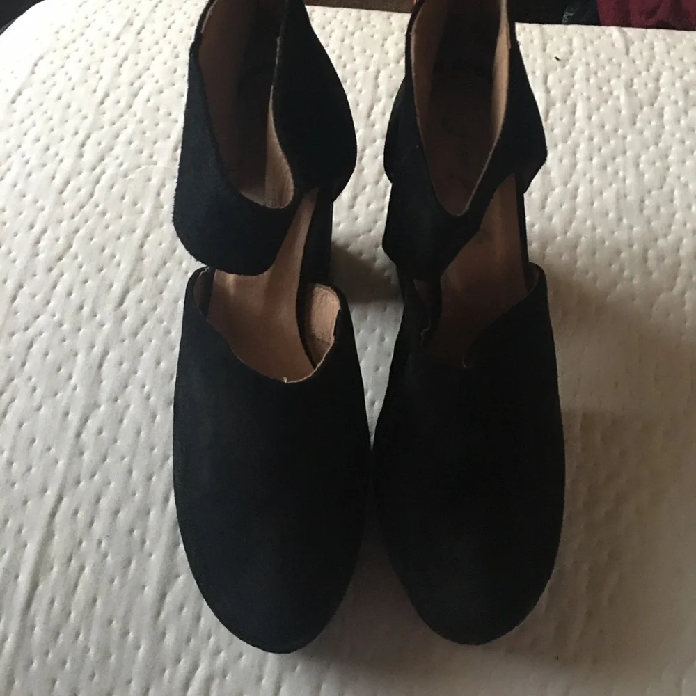 Free People Luxor Platforms round toe cutout black suede platform clog heels - Picture 10 of 12